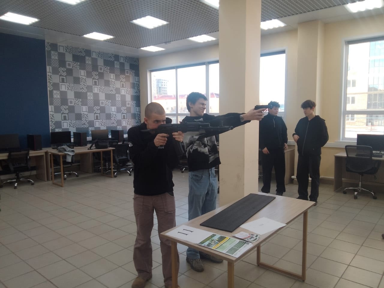 📌27.11.2025 г. наши ребята из 11 класса Мельшин Григорий и Лукьянчиков Сергей посетили Омский автобронетанковый инженерный институт, где была проведена профориентация встреча💥.