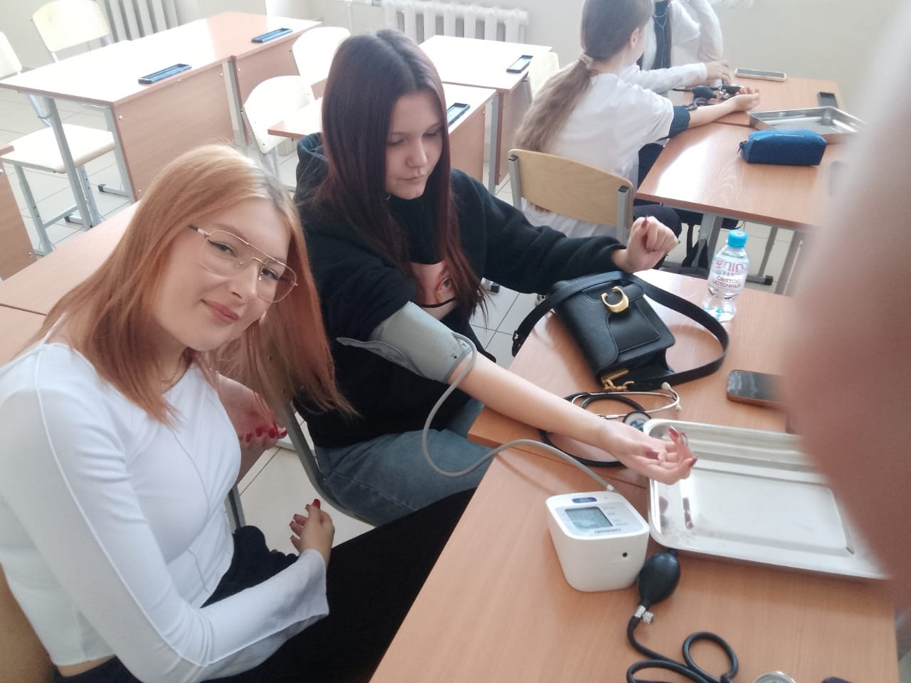 📌В рамках профориентационного проекта &amp;quot;Билет в будущее&amp;quot; обучающиеся 9 б и 10 кл. 15.10.2025 посетили профпробы на базе БПОУ &amp;quot;Омский медицинский колледж&amp;quot;..
